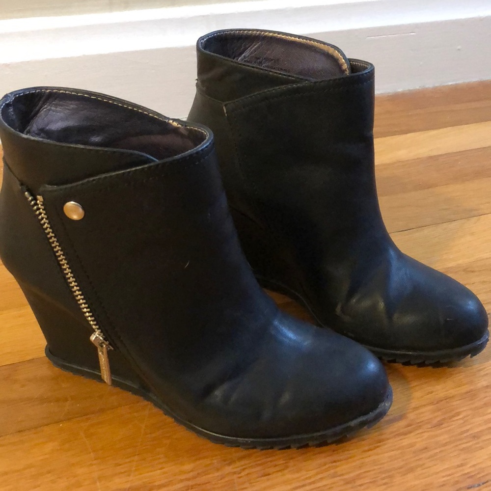 Black zip up wedge booties